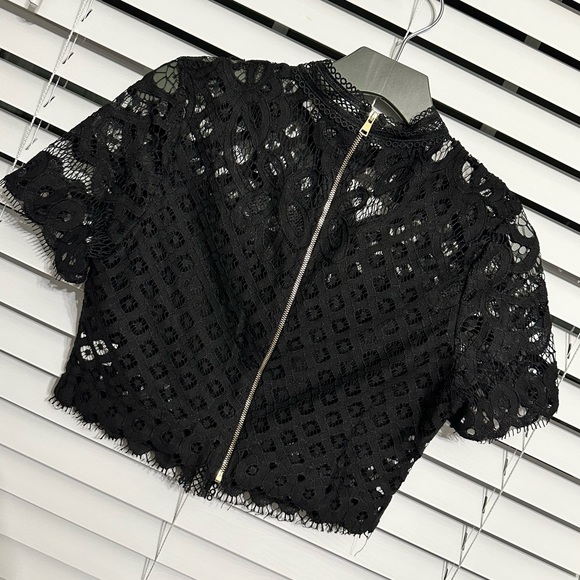 🛍️ black lace crop top - Picture 1 of 7